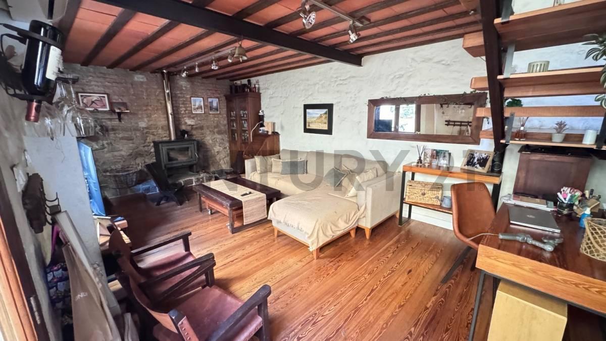 Foto de Casa en venta Cordon, 3 dormitorios 3 baños, Padrón único, garage 2, imagen 3