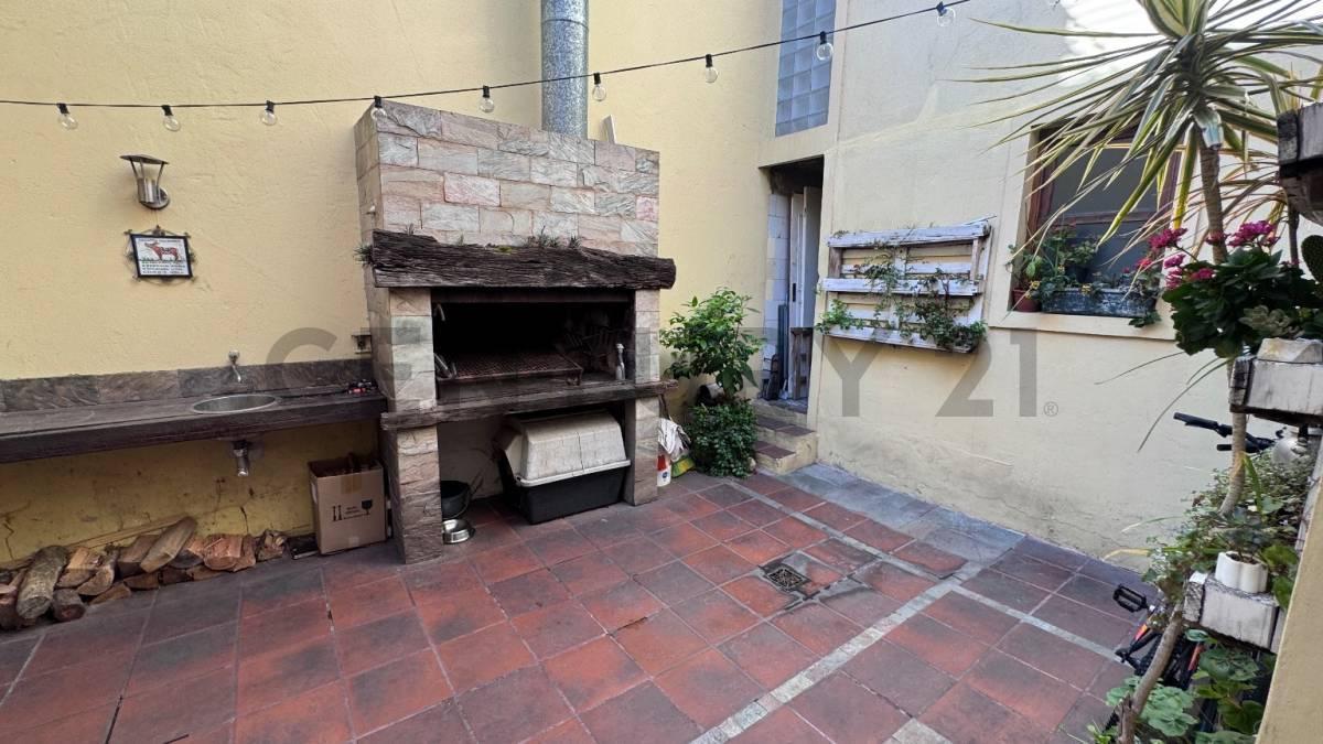 Foto de Casa en venta Cordon, 3 dormitorios 3 baños, Padrón único, garage 2, imagen 2