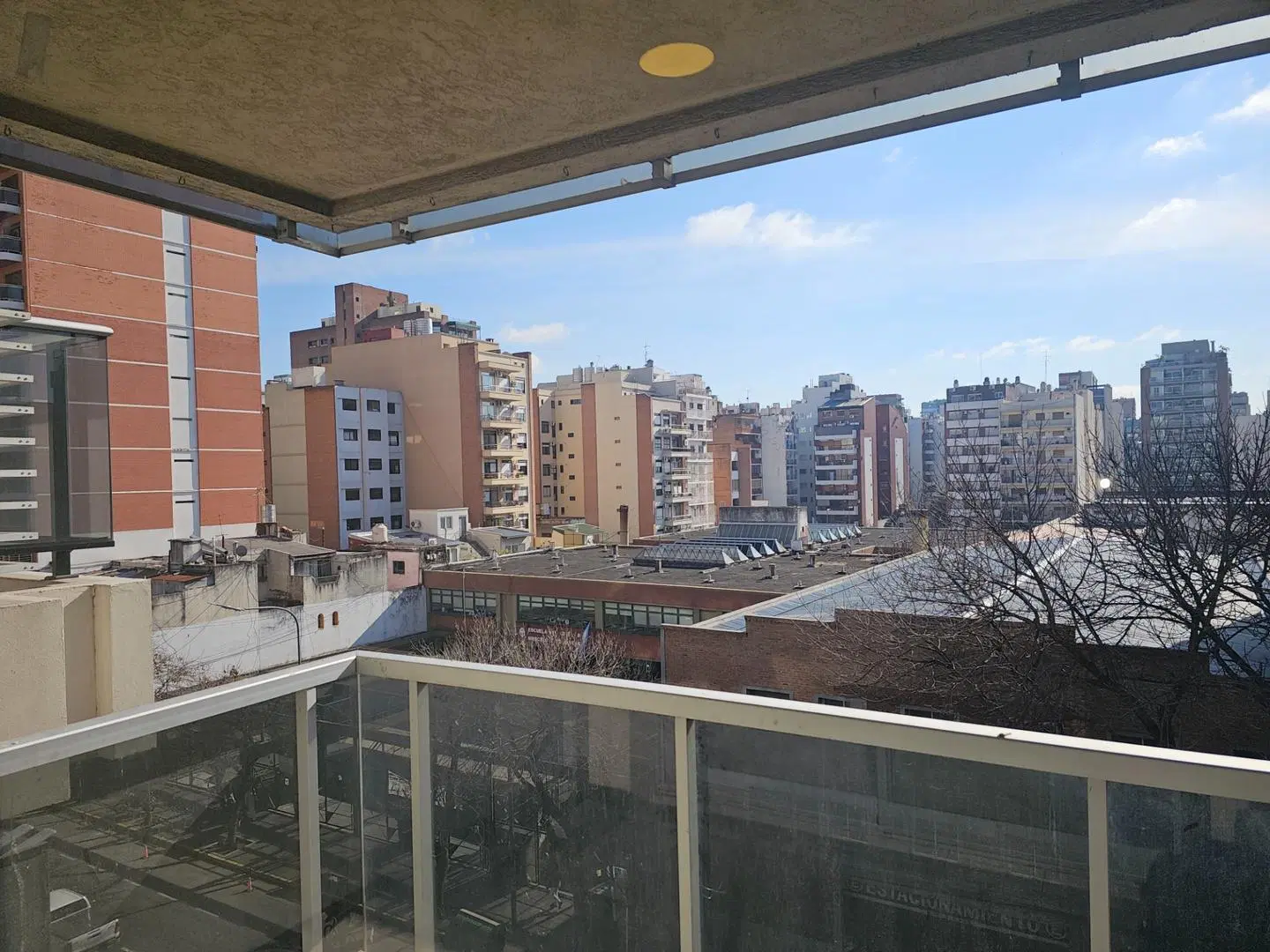 HERMOSO 2 AMBIENTES AL FRENTE CON BALCON 8