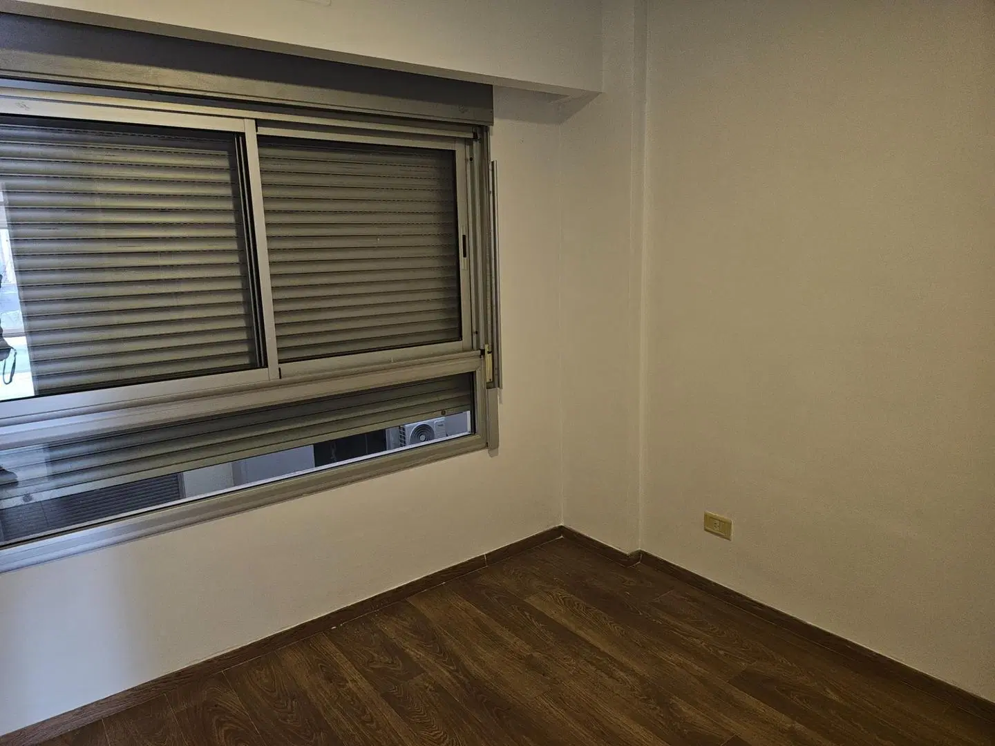 HERMOSO 2 AMBIENTES AL FRENTE CON BALCON 5