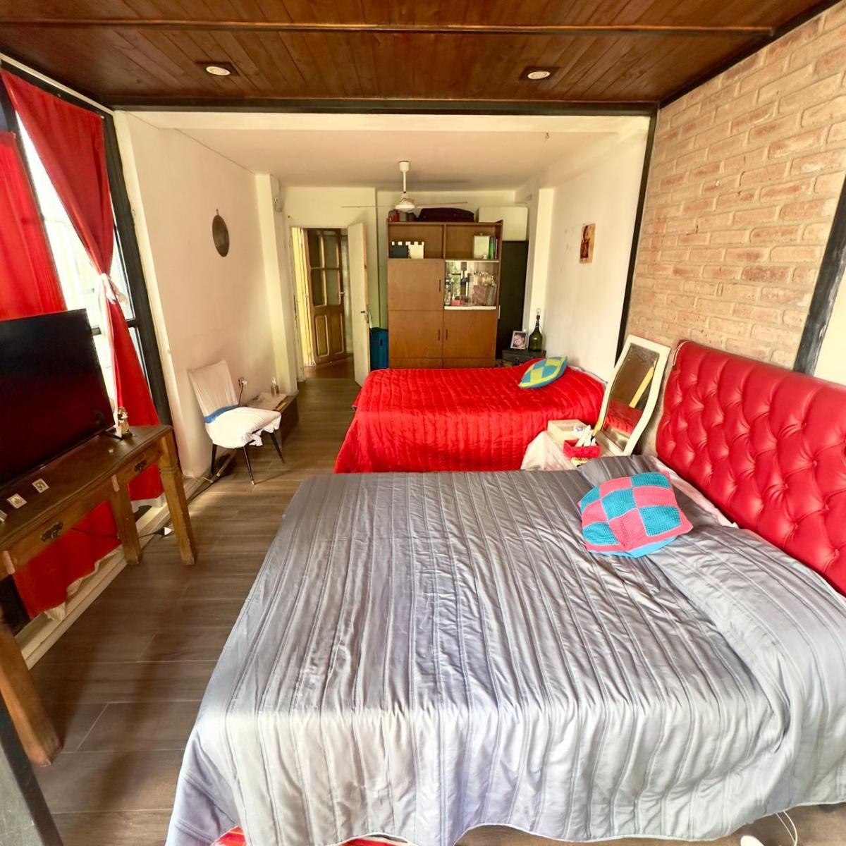 Casa en Venta B° Alta Cba de 3 Dorm. + 2 Dptos de 1 Dor - Patio Grande 4