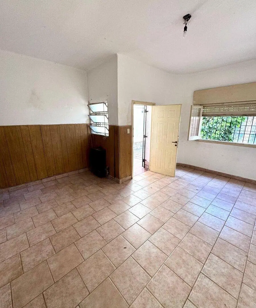PH EN VENTA P/ REFACCIONAR 2 DOR PLANTA CON PATIO  BAJA B° GENERAL PAZ 4