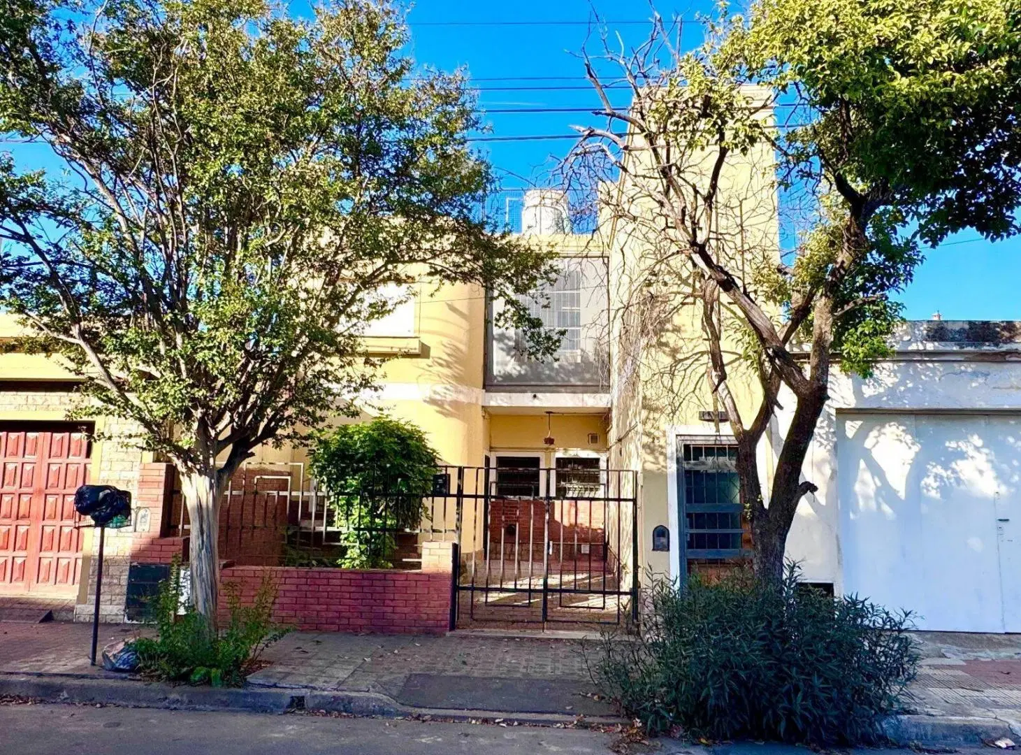 PH EN VENTA P/ REFACCIONAR 2 DOR PLANTA CON PATIO BAJA B° GENERAL PAZ 1