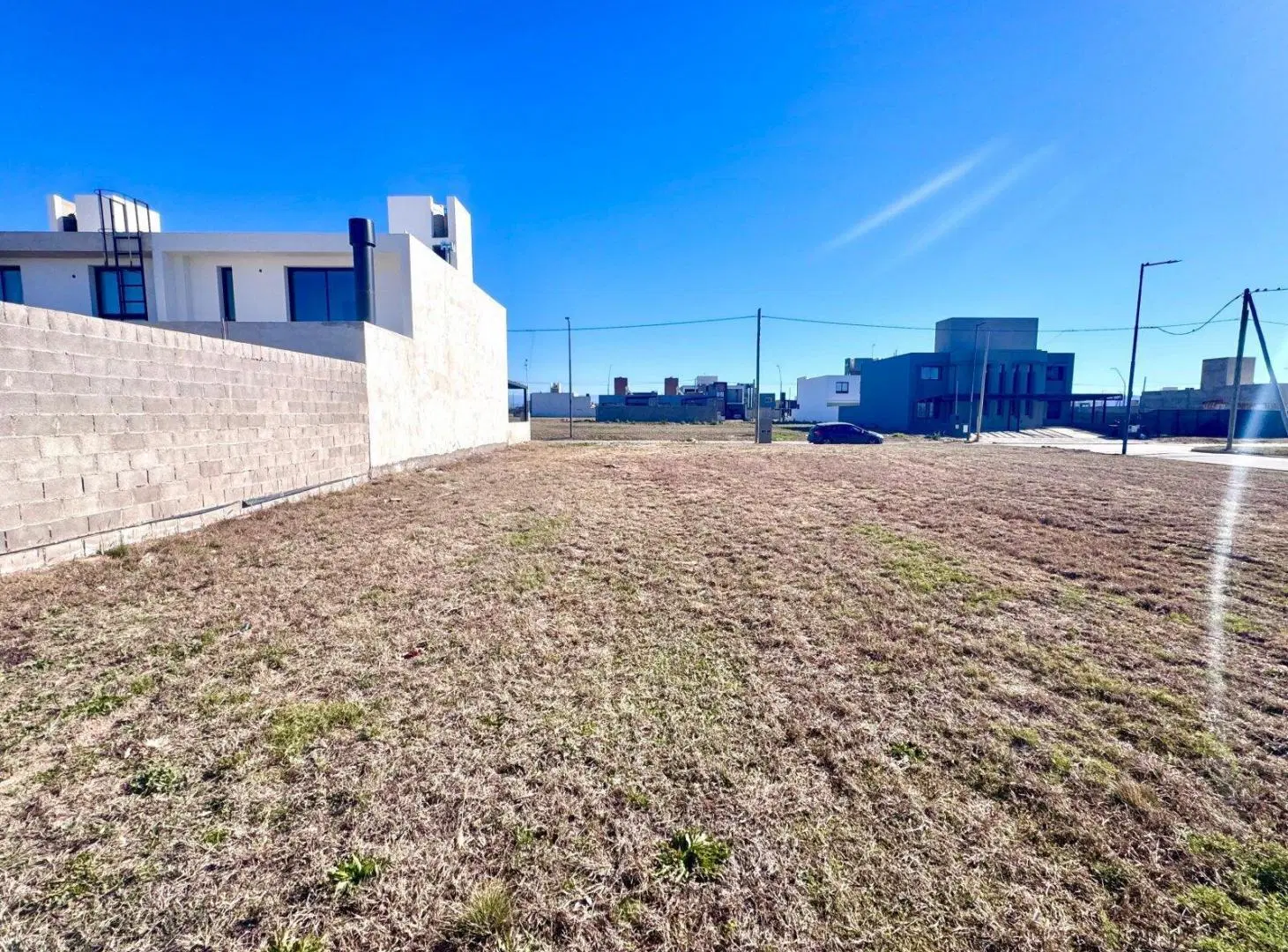 LOTE EN VENTA DE 387 MTS APTO DÚPLEX EN PAMPAS DE MANANTIALES 4