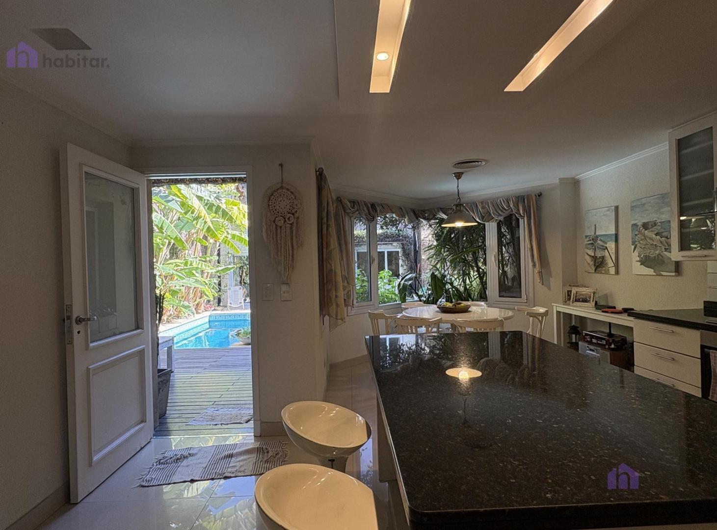 Foto de Casa en Villa Devoto | Zona Colegios | Pileta Climatizada | Quincho y, imagen 1