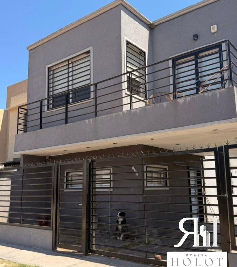 Propiedad de Estilo racionalista con 3 Dormitorios y Parque en Venta en Ranelagh