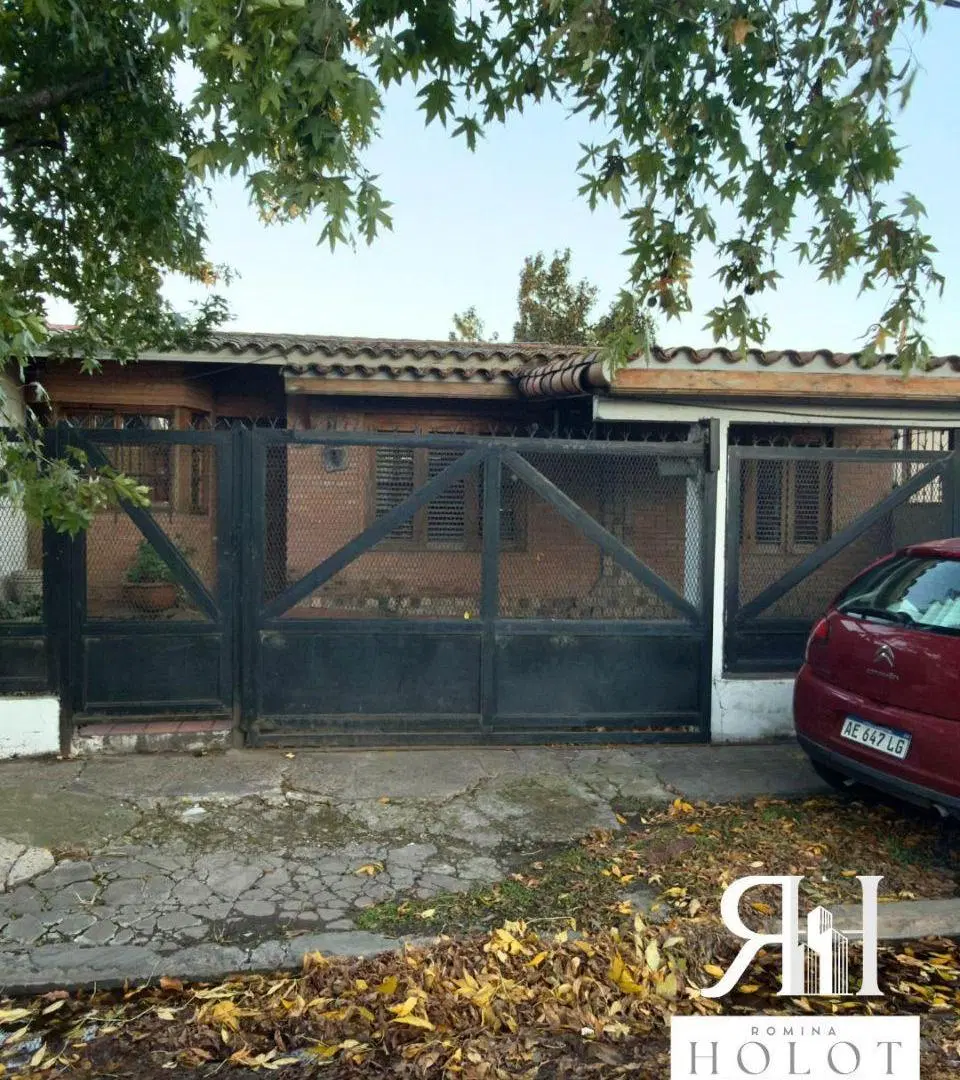 CASA EN VENTA DE 3 DORMITORIOS CON QUINCHO CERRADO 4