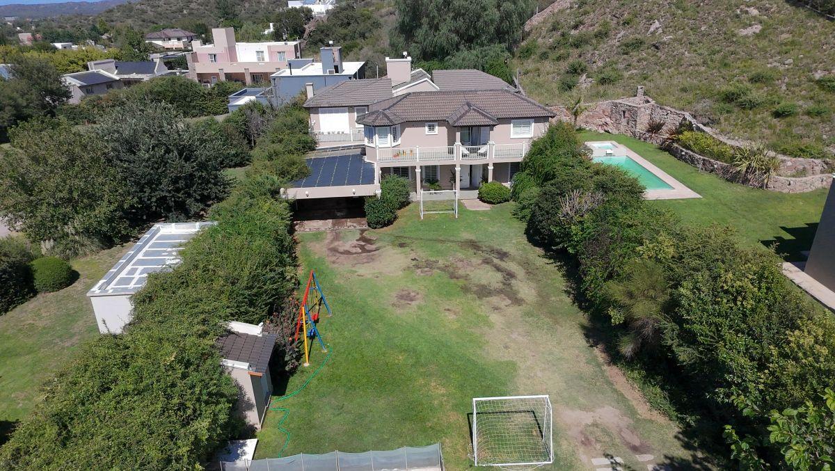 Foto de Magnífica Casa Estilo Residencial al Pie de las Sierras, imagen 2