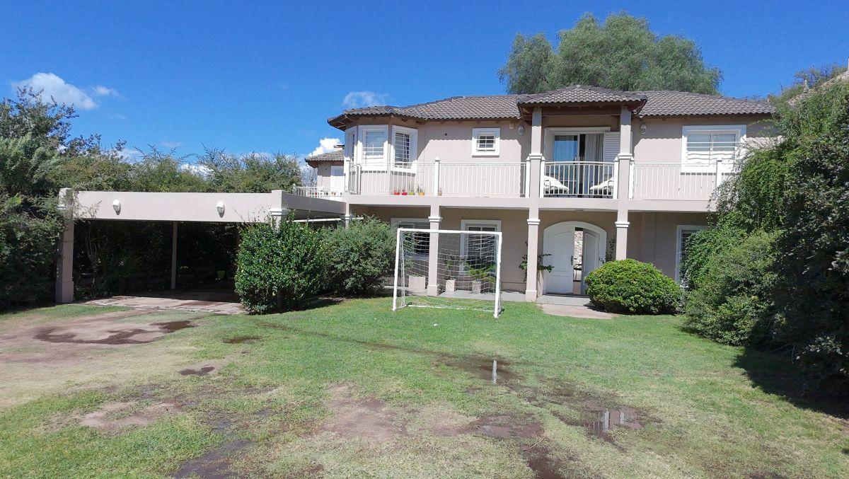 Foto de Magnífica Casa Estilo Residencial al Pie de las Sierras, imagen 4
