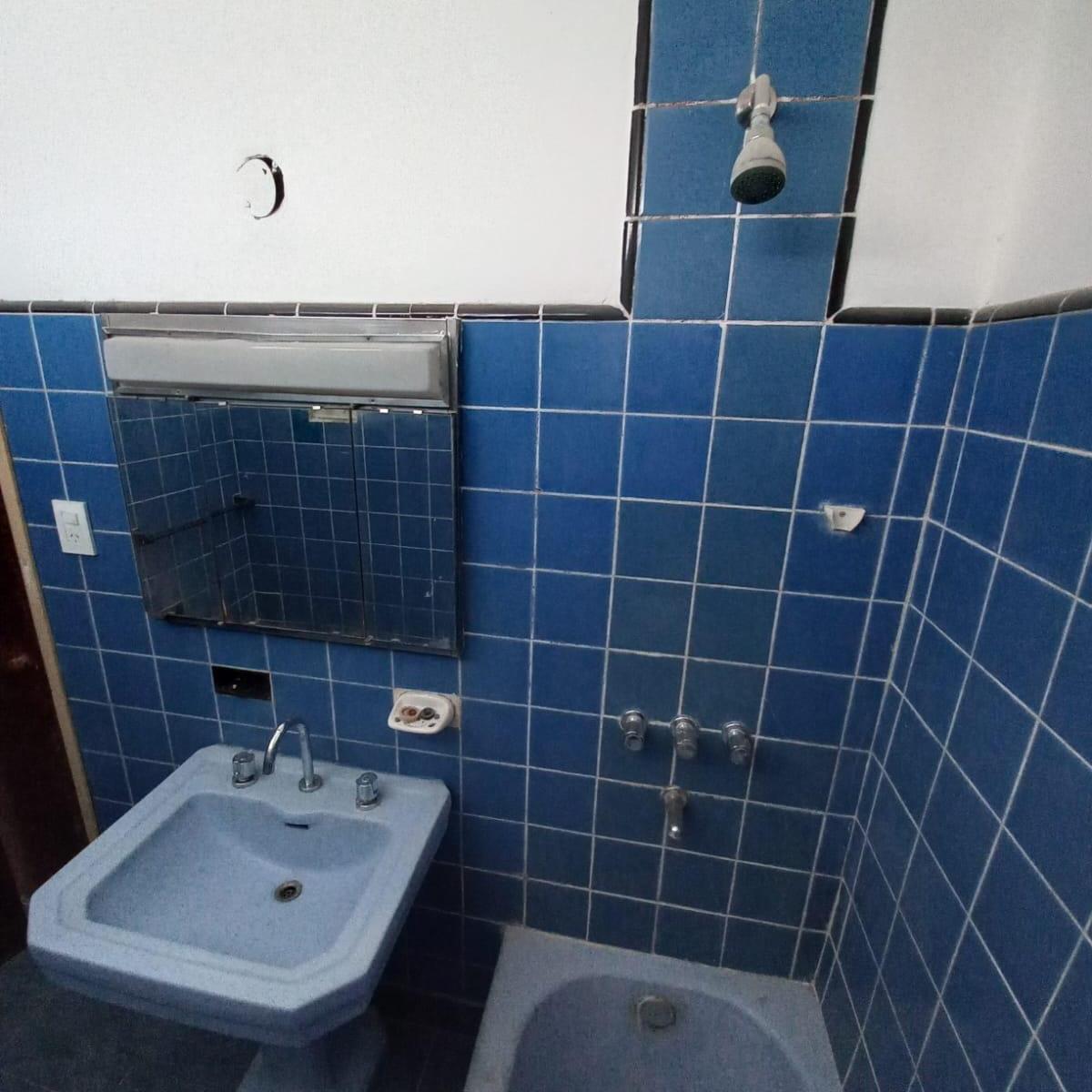 Venta Casa en planta alta con garage y terraza. Calle 63 esquina 5. La Plata