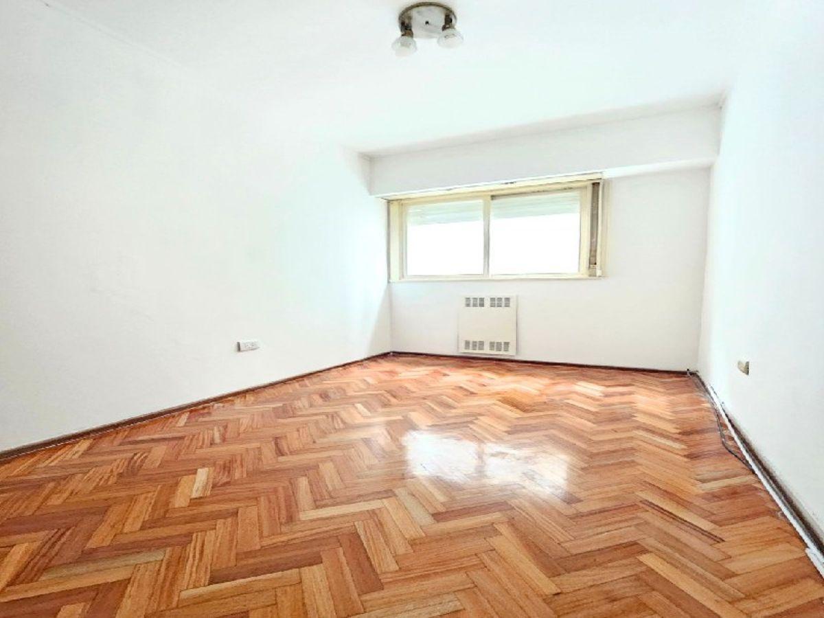 Foto de Importante departamento con cochera, imagen 1