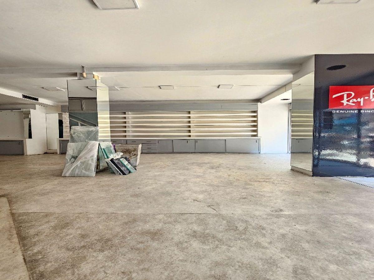 Foto de Local comercial en el ingreso a la Galería Rocha, imagen 5