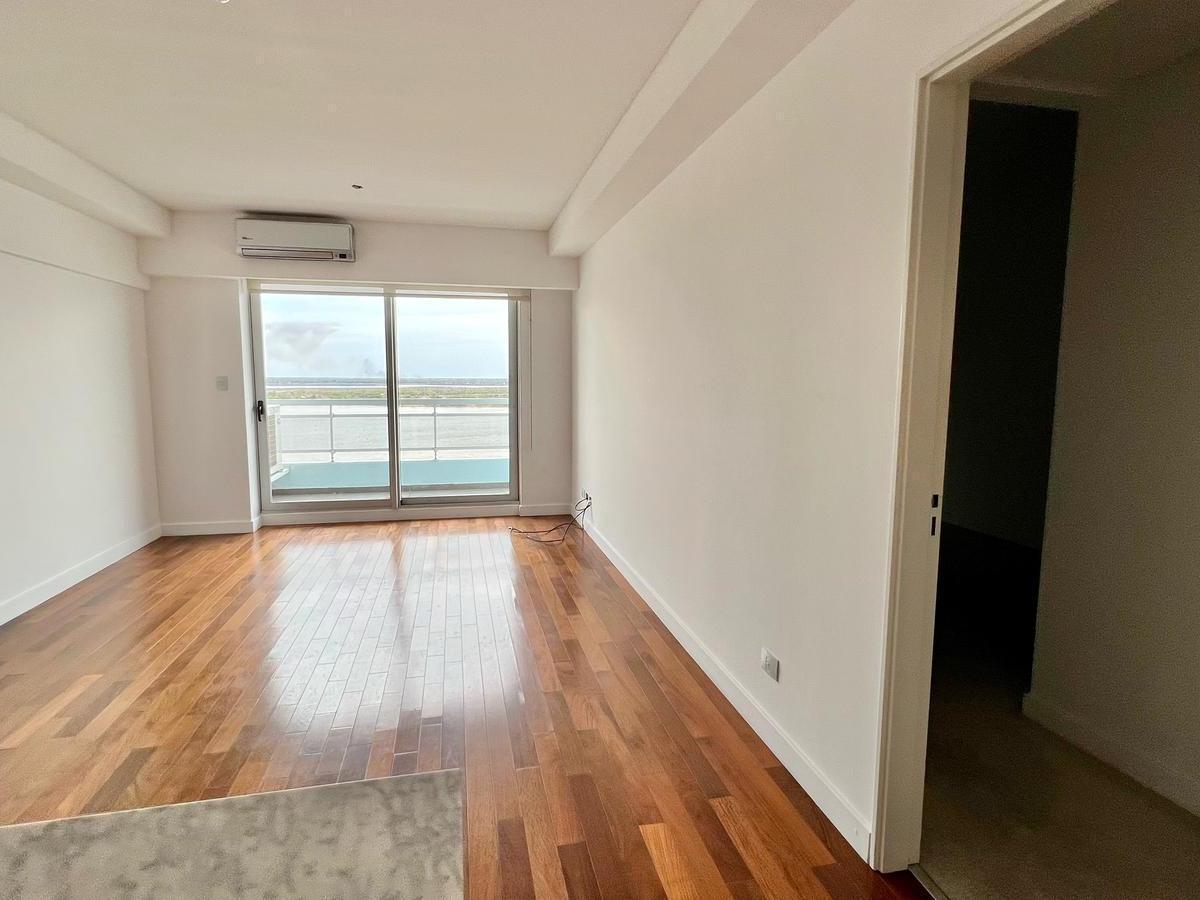 Alquiler - Venta - 1 Dormitorio con Balcón Terraza y Cochera 2