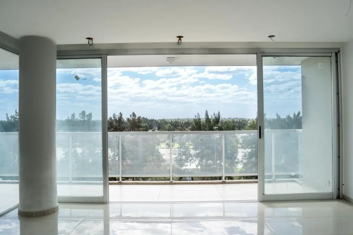 VENTA 3 DORMITORIOS CON  COCHERA DOBLE - FISHERTON VIEW 4