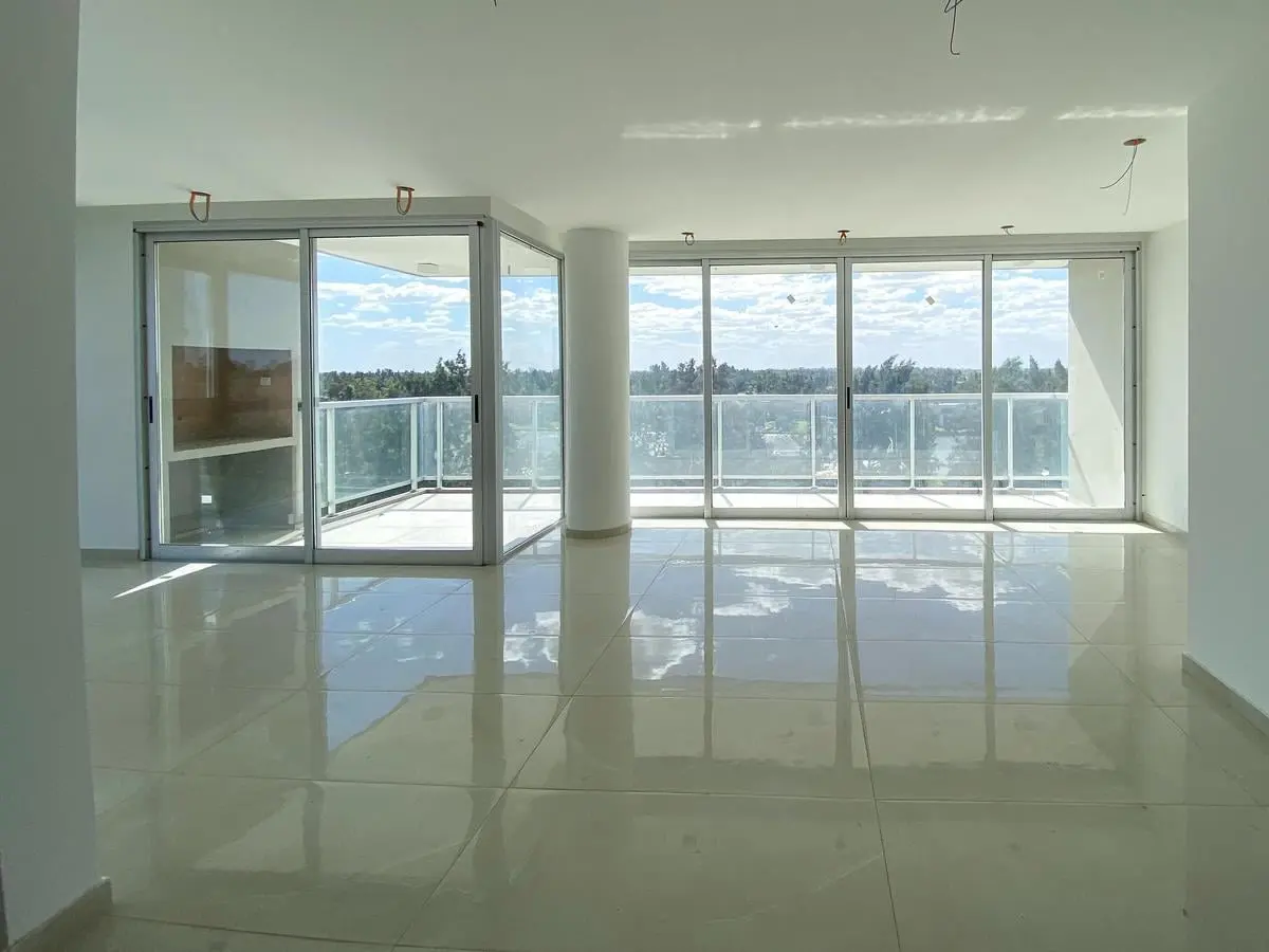 VENTA 3 DORMITORIOS CON  COCHERA DOBLE - FISHERTON VIEW 3