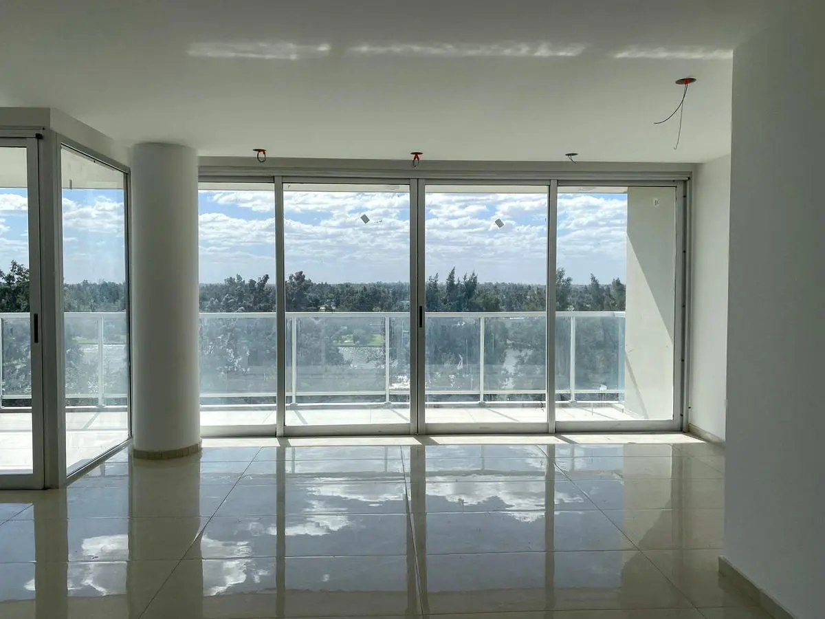 VENTA 3 DORMITORIOS CON  COCHERA DOBLE - FISHERTON VIEW 4