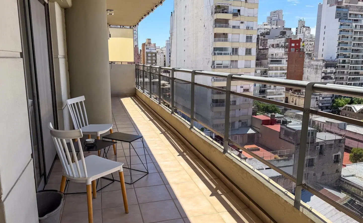 Departamento en VENTA 3 dormitorios con cochera doble vista al rio 5