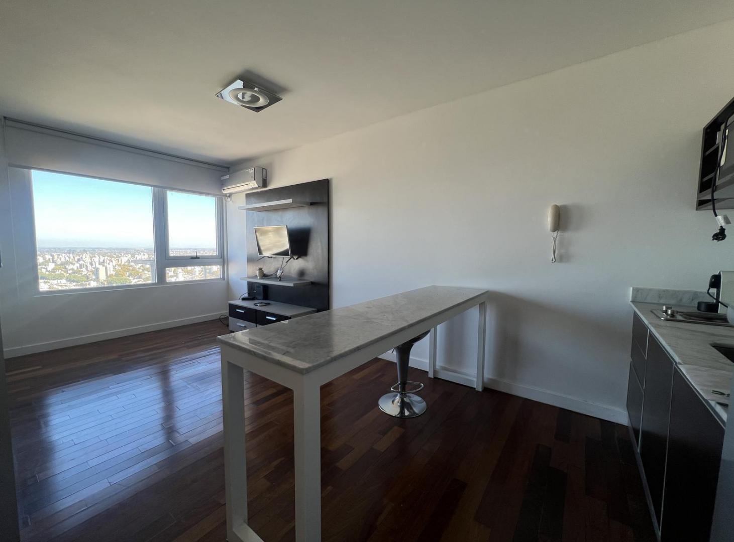 ALQUILER LOFT SEMI EQUIPADO CON COCHERA Y BAULERA MAUI PUERTO NORTE