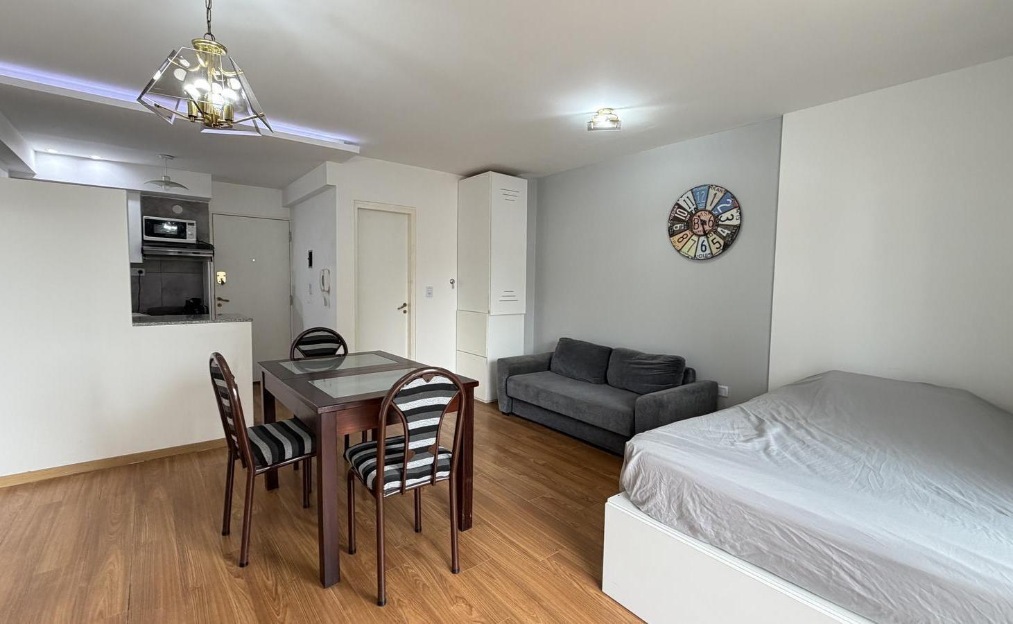 Foto de VENTA DEPARTAMENTO MONOAMBIENTE CON COCHERA EQUIPADO SOBRE AV. FRANCIA, imagen 2