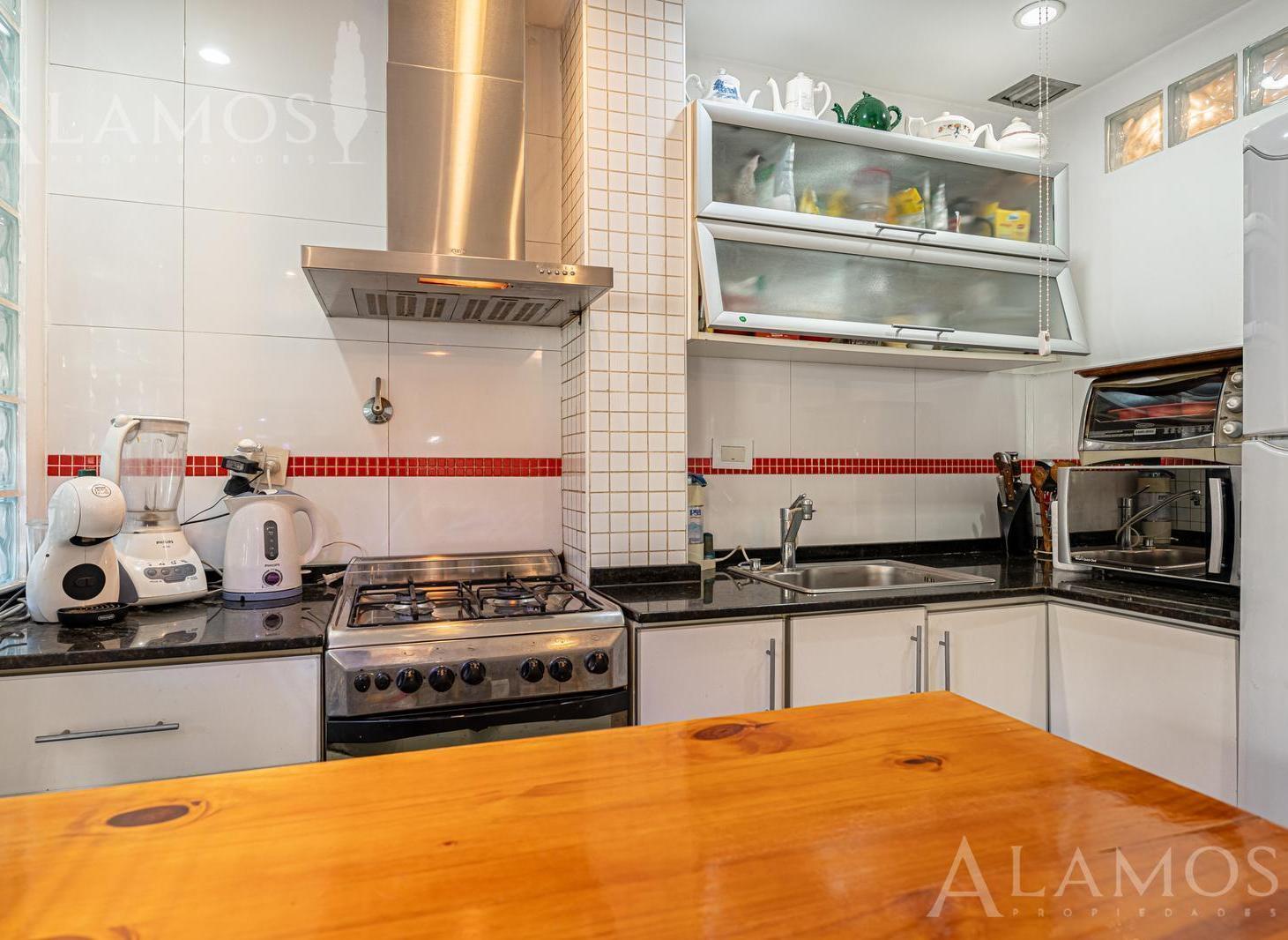 Foto de VENTA PH 3 AMB EN VILLA LUZURIAGA OPORTUNIDAD INVERSOR O MULTIFAMILIAR, imagen 1