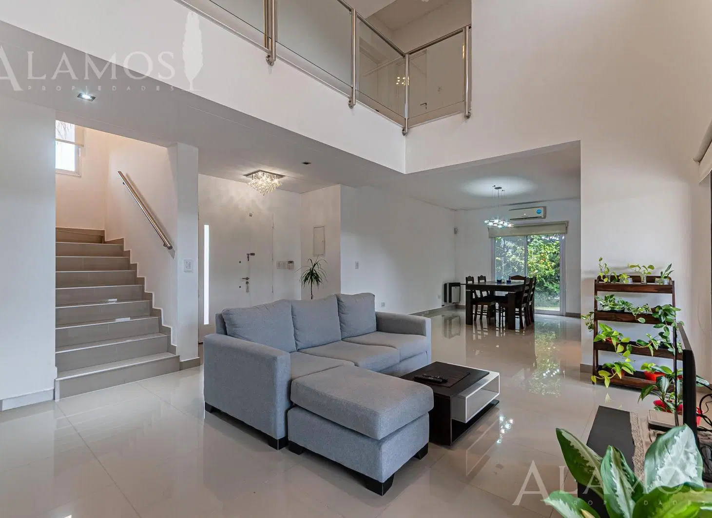 VENTA CASA DE 5 AMBIENTES EN BARRIO LOS TALAS CANNING 4