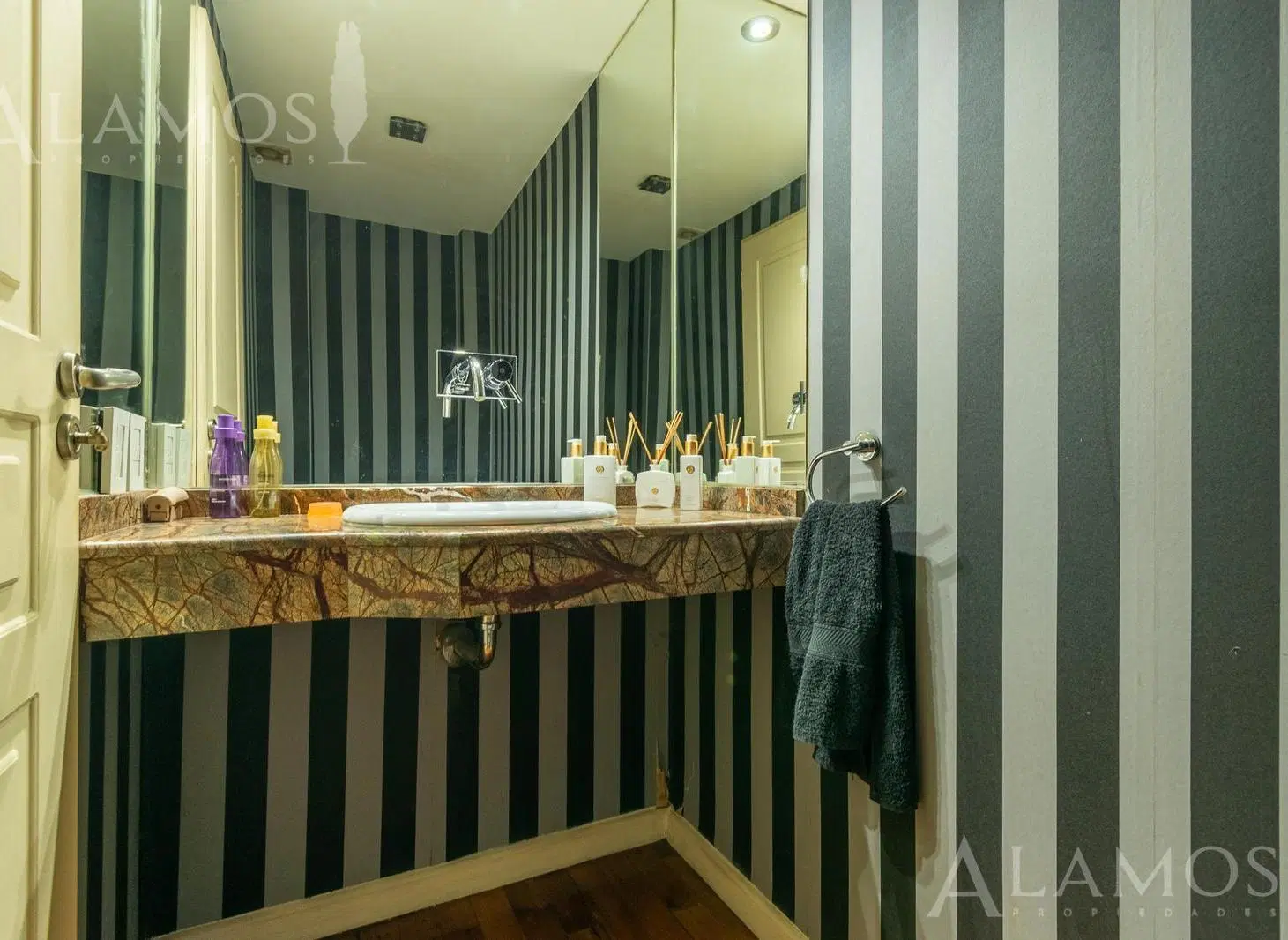 VENTA CASA 4 AMBIENTES EN RAMOS MEJIA CON PILETA 2