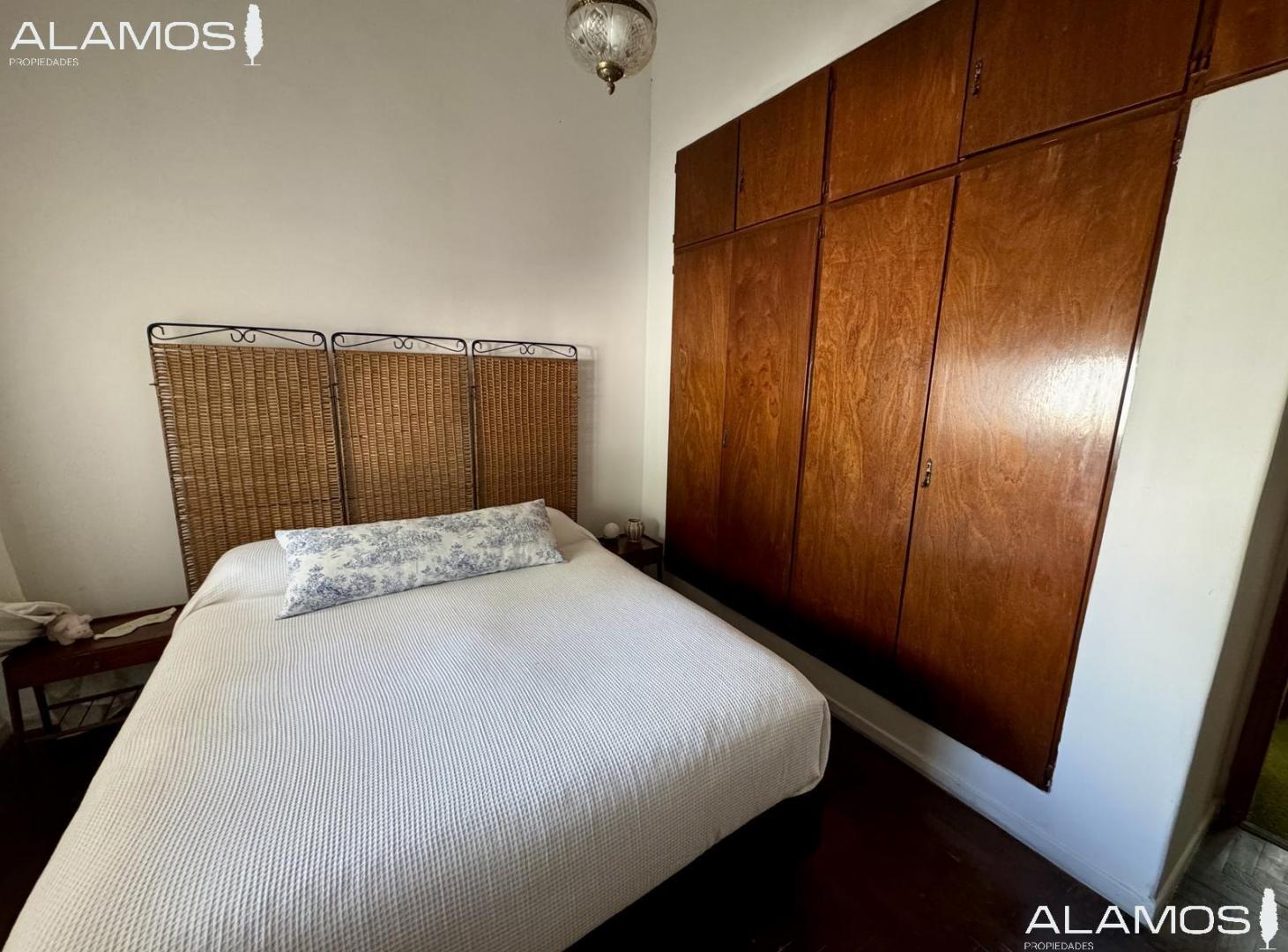 Foto de VENTA CASA 3 AMBIENTES LOMAS DEL MIRADOR GRAN LOTE, imagen 2