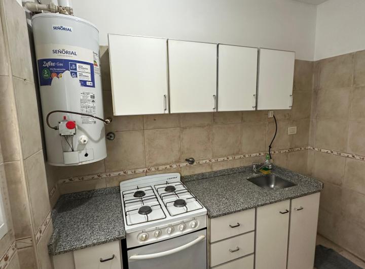 SE ALQUILA EXCELENTE DEPARTAMENTO CON COCHERA Y BAULERA EN RAMOS MEJIA 4