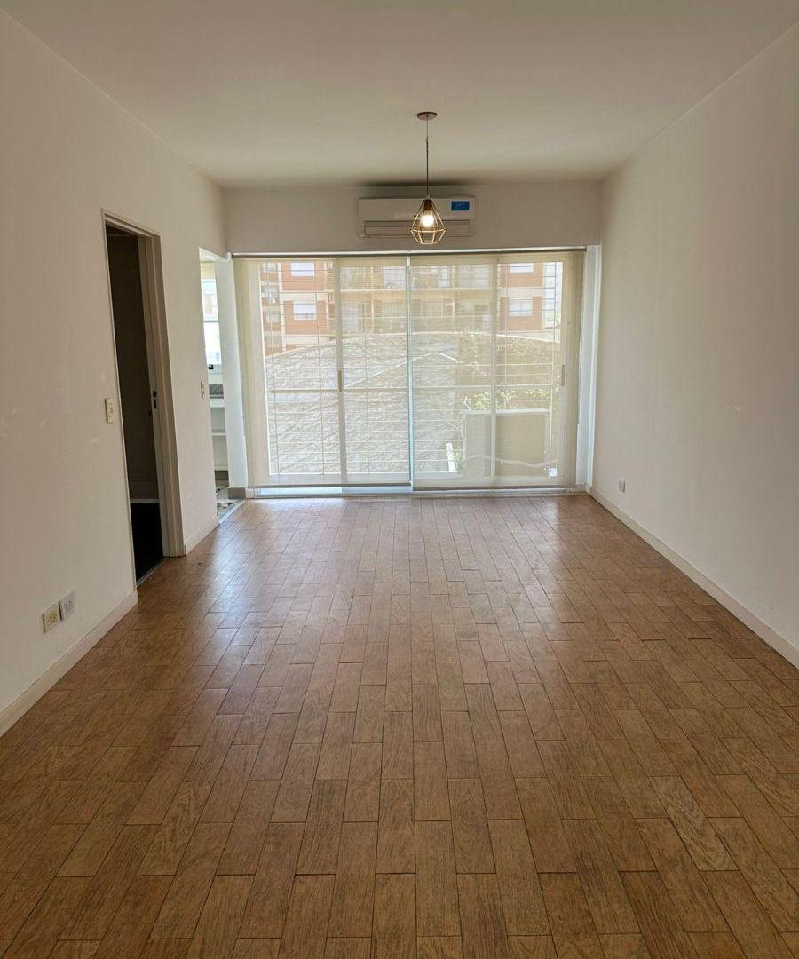 Excelente Monoambiente en venta en Floresta!