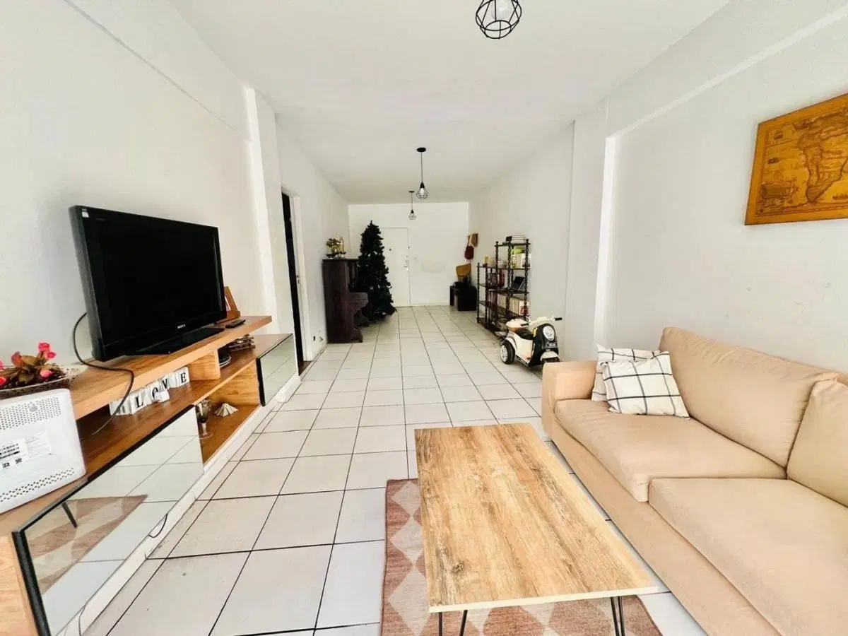 Venta de departamento 3 ambientes en el centro de Ramos Mejía 2