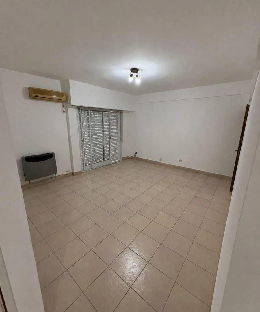 Luminoso Departamento de 3 Ambientes al Frente con Balcón Terraza – Sin Expensas