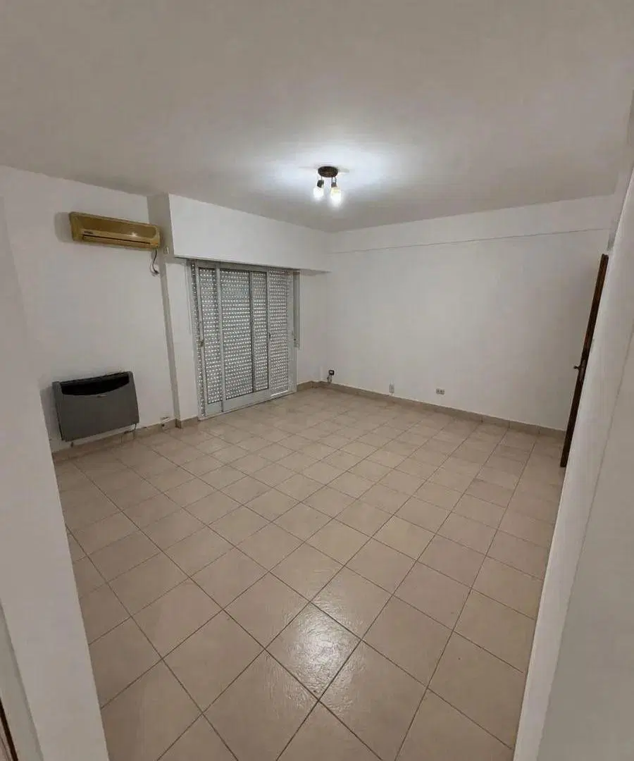 Luminoso Departamento de 3 Ambientes al Frente con Balcón Terraza – Sin Expensas 1
