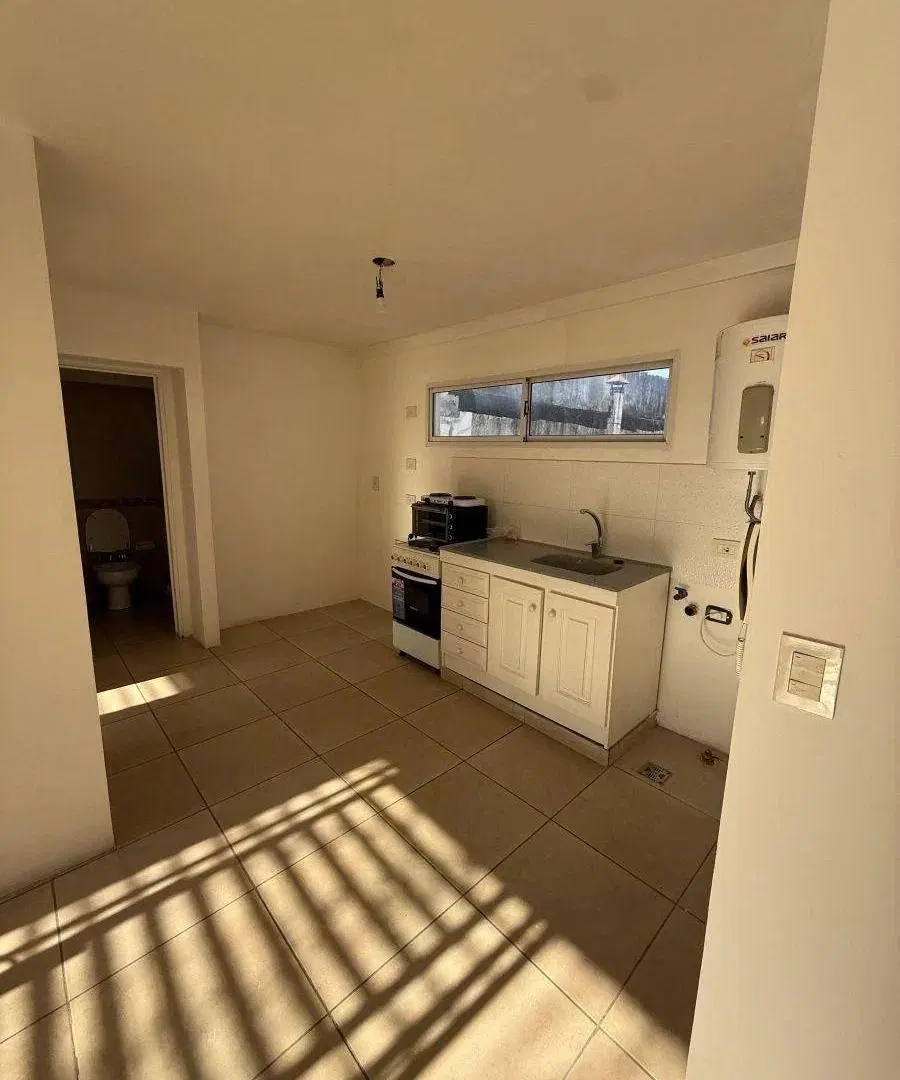 ALQUILER – AMPLIO DEPARTAMENTO 2 AMBIENTES EN SÁENZ PEÑA 2
