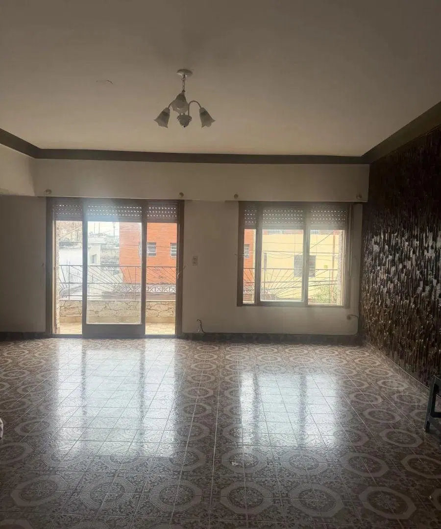 DEPARTAMENTO 3 AMBIENTES CON BALCÓN, PATIO Y TERRAZA – LOMAS DEL MIRADOR 1