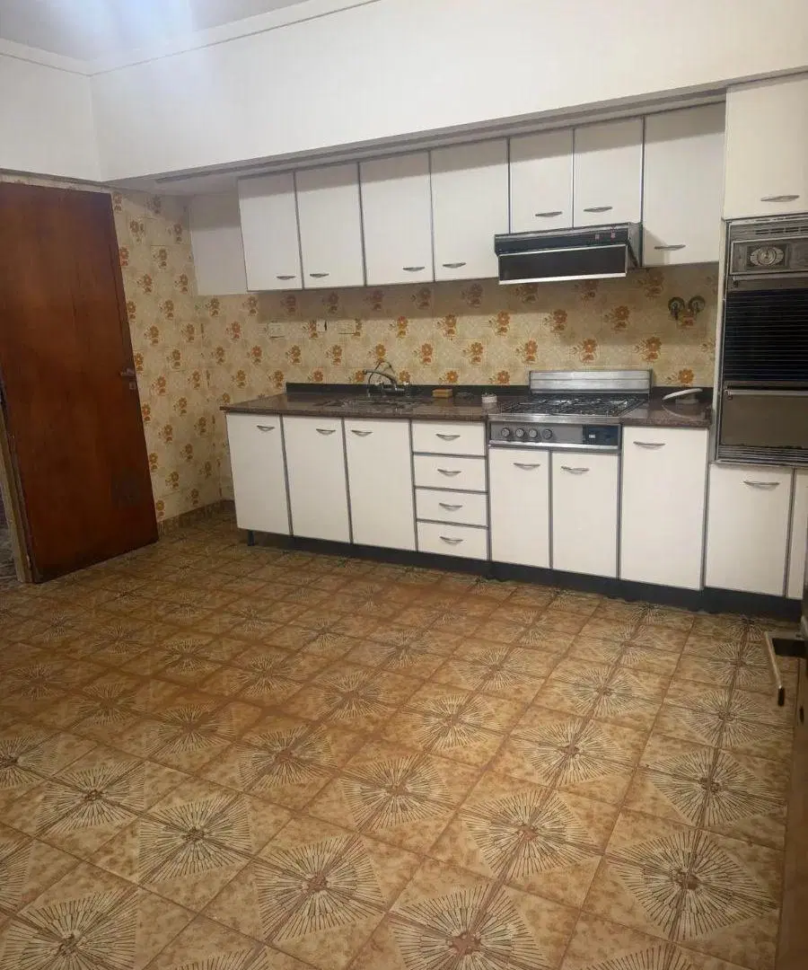 DEPARTAMENTO 3 AMBIENTES CON BALCÓN, PATIO Y TERRAZA – LOMAS DEL MIRADOR 5