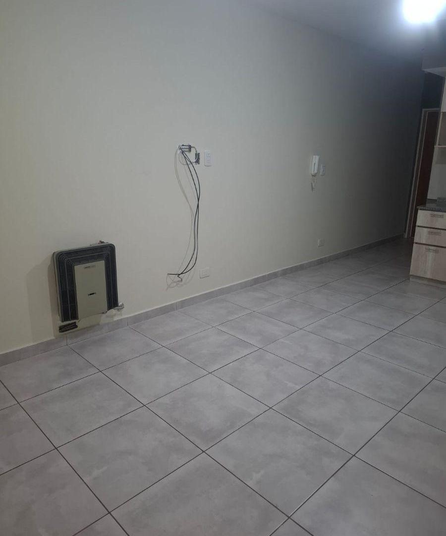 Foto de DEPARTAMENTO 2 AMBIENTES EN VILLA LUZURIAGA – EXCELENTE UBICACIÓN A, imagen 2