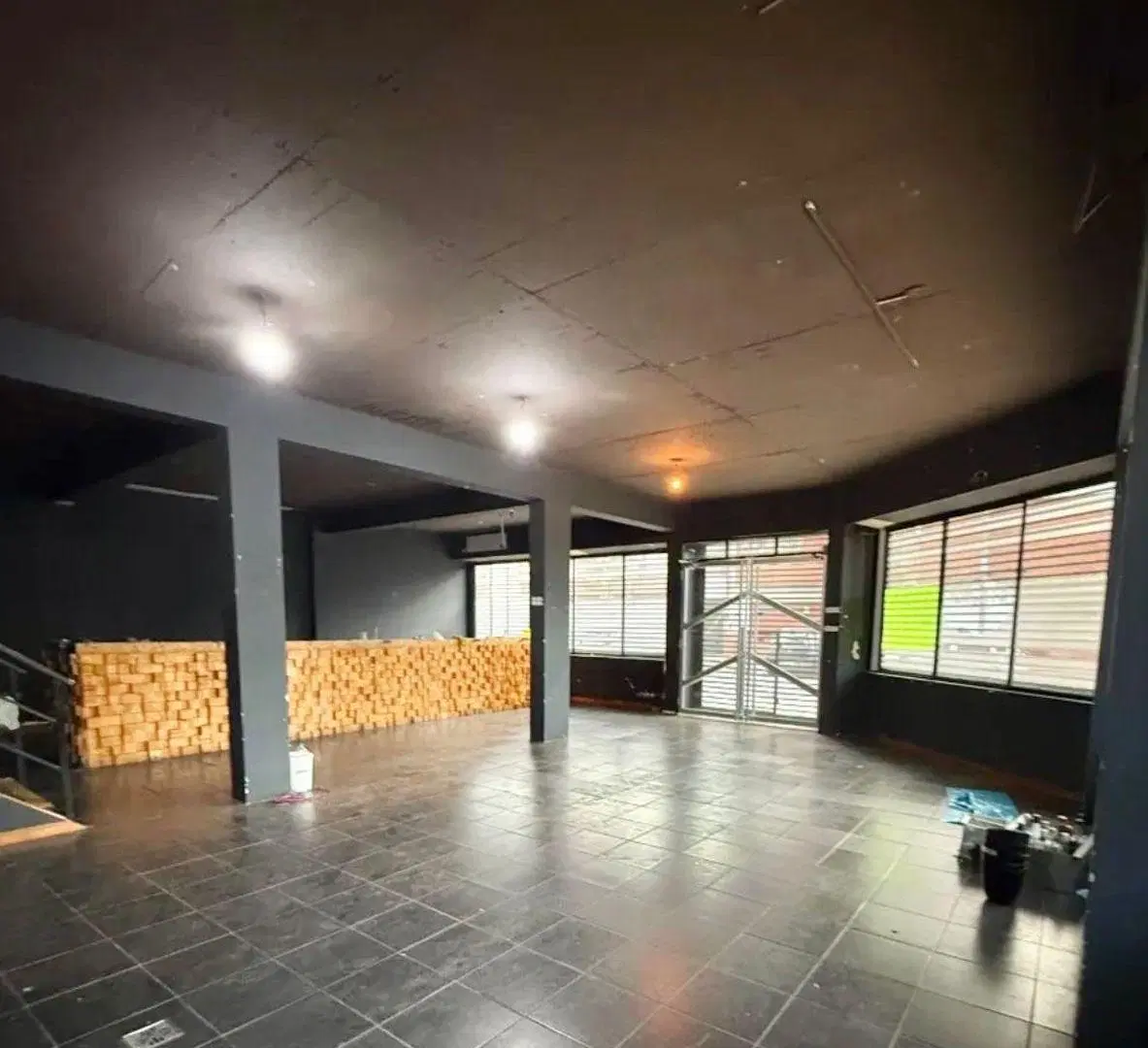 Alquiler Comercial | Exclusivo Local Gastronómico en Esquina – Ramos Mejía 4