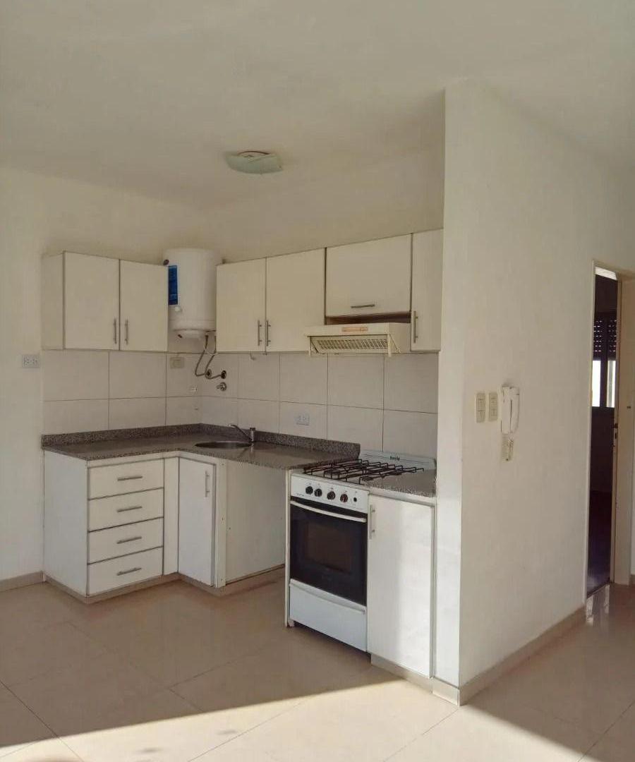 Foto de ALQUILER – DEPARTAMENTO 2 AMBIENTES CON BALCÓN EN MORÓN CENTRO, imagen 2