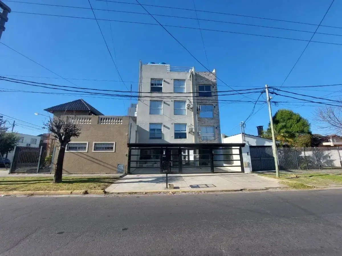 ALQUILER – EXCLUSIVO DEPARTAMENTO 2 AMBIENTES CON COCHERA DOBLE EN VILLA LUZURIAGA 2
