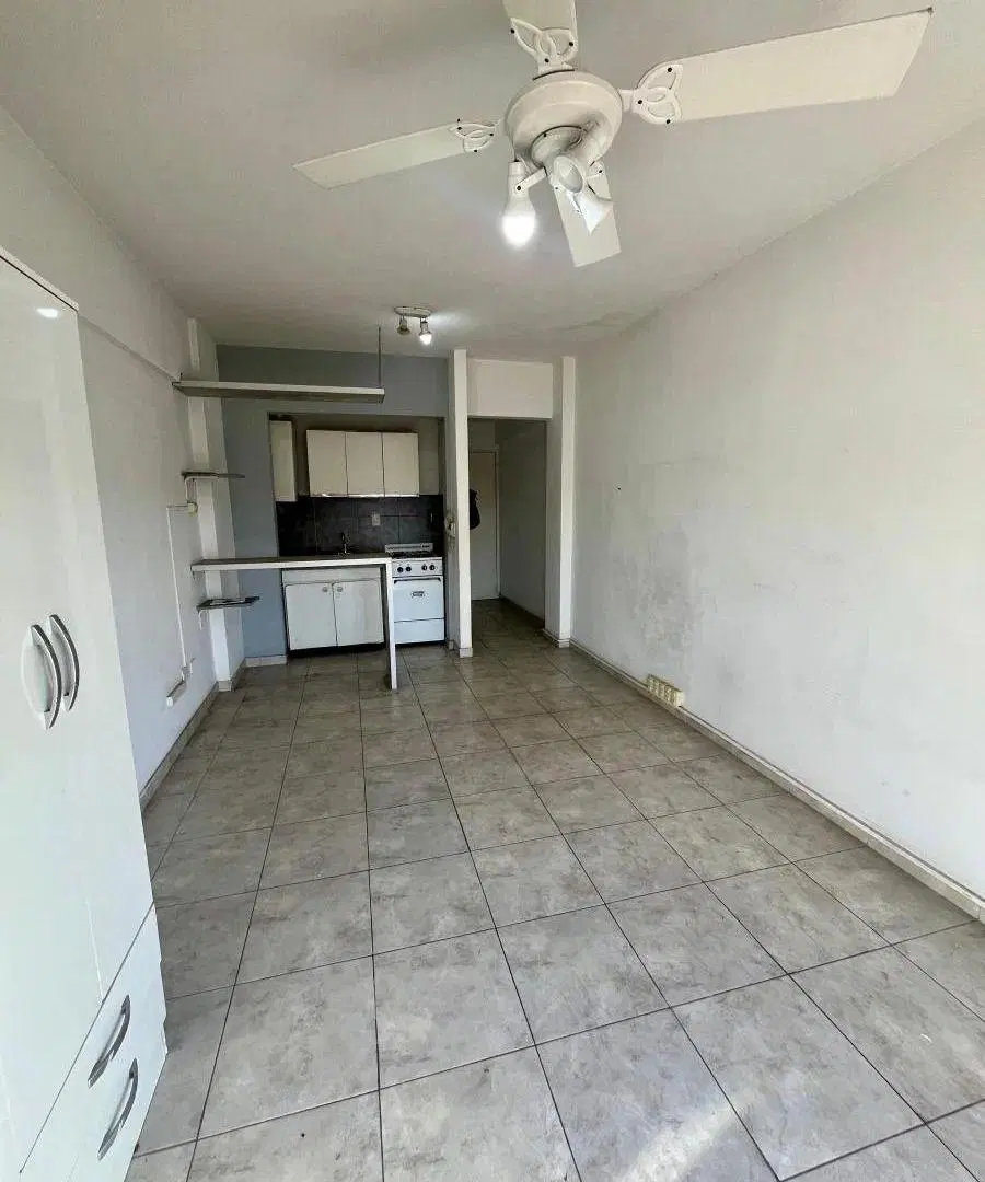 ALQUILER – LUMINOSO MONOAMBIENTE CON BALCÓN AL FRENTE EN RAMOS MEJÍA 2