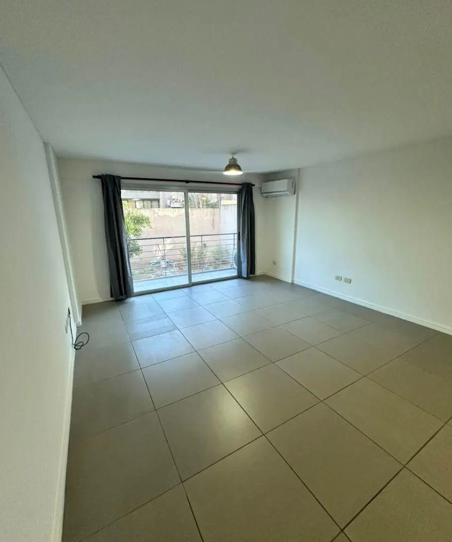 ALQUILER – EXCELENTE MONOAMBIENTE CON BALCÓN EN CASTELAR NORTE 4