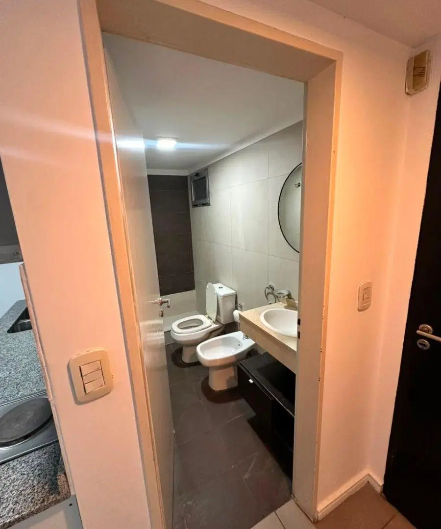 ALQUILER – EXCELENTE MONOAMBIENTE CON BALCÓN EN CASTELAR NORTE 3