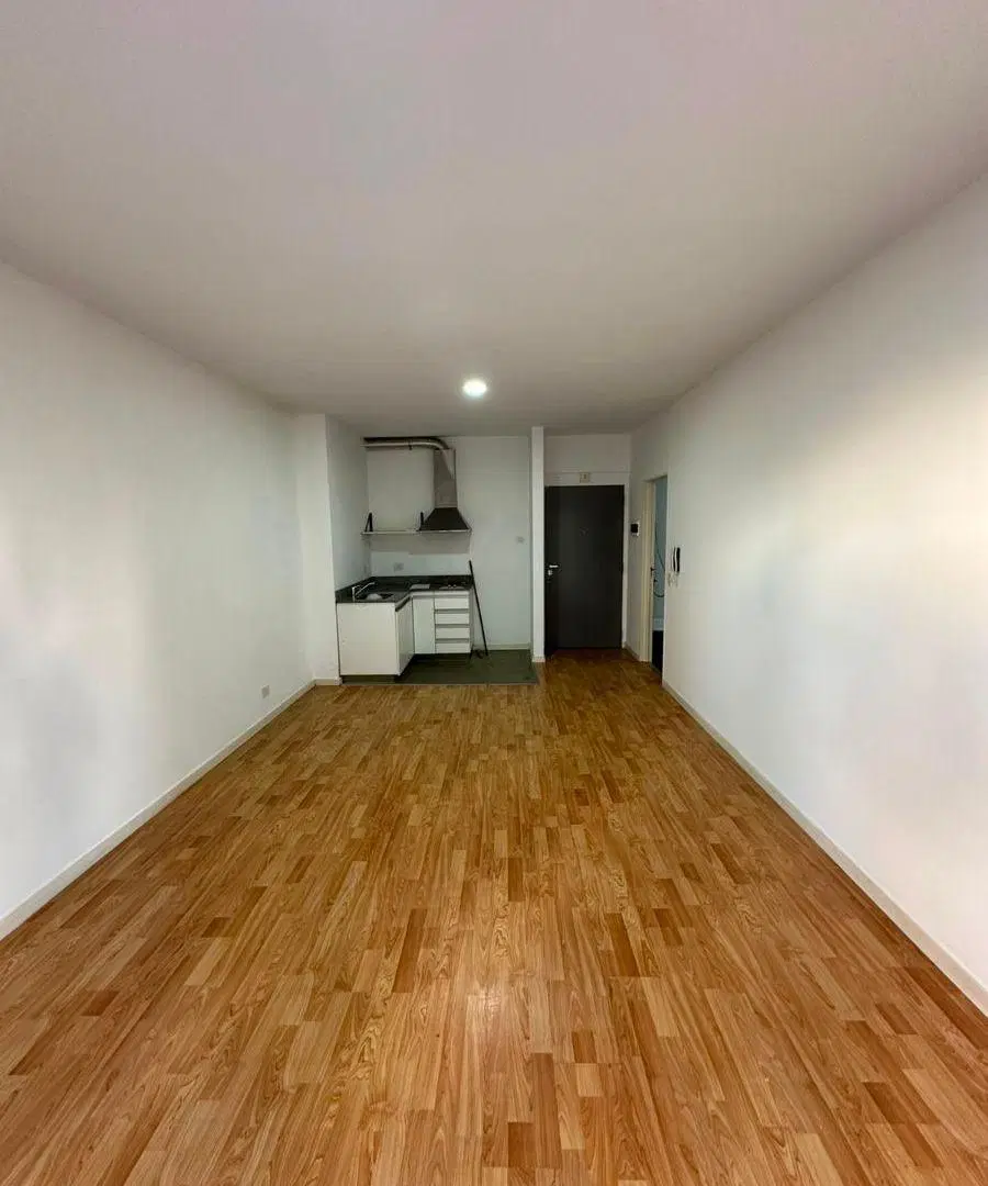 Monoambiente en alquiler – Dolores 41, Floresta Sur | Amplio, luminoso y funcional 3