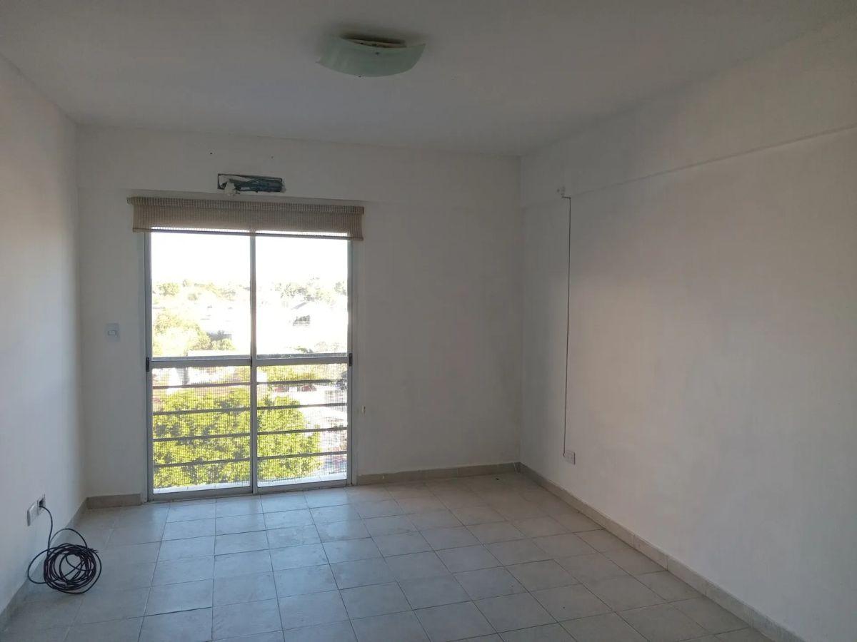 Foto de Alquiler de departamento de 2 ambientes con cochera en Morón, imagen 3