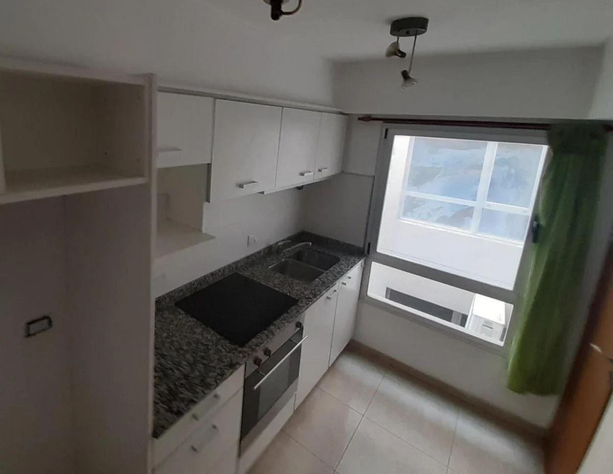 Foto de Moderno semipiso de 2 ambientes con amplio balcón y vista abierta en, imagen 1