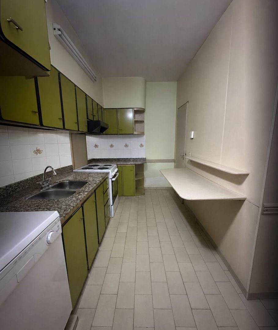 Foto de CASA DE 6 AMBIENTES CON AMPLIOS ESPACIOS, TERRAZAS Y GRAN POTENCIAL, imagen 1