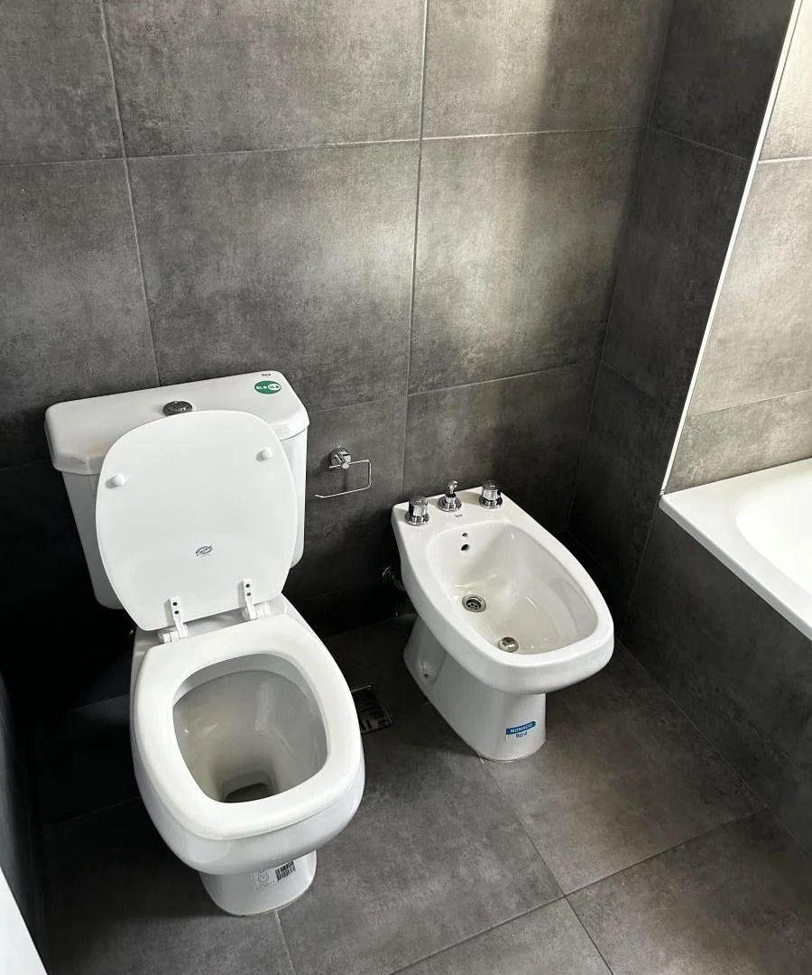 Foto de DEPARTAMENTO DE 2 AMBIENTES CON COCHERA CUBIERTA EN ITUZAINGÓ SUR, imagen 4