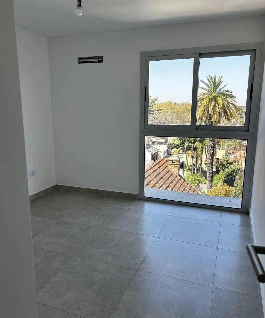 Foto de DEPARTAMENTO DE 2 AMBIENTES CON COCHERA CUBIERTA EN ITUZAINGÓ SUR, imagen 5