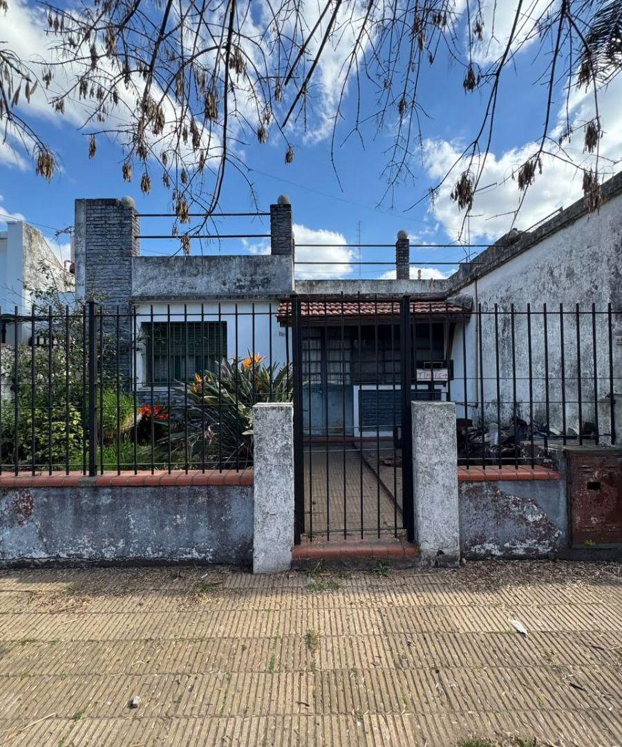 Foto de Casa en venta en Ciudadela, 4 ambientes, PATIO, TERRAZA Y COCHERA, imagen 1
