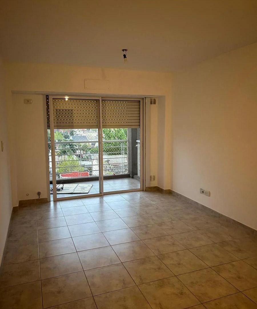 Foto de ALQUILER – 2 Ambientes con Balcón – A 2 Cuadras de la Estación de Haedo, imagen 4